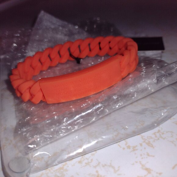 2 /$25 NWT Marc By Marc Jacobs Fluoro Orange Silicone Stretchy Braided Bracelet - Picture 2 of 6